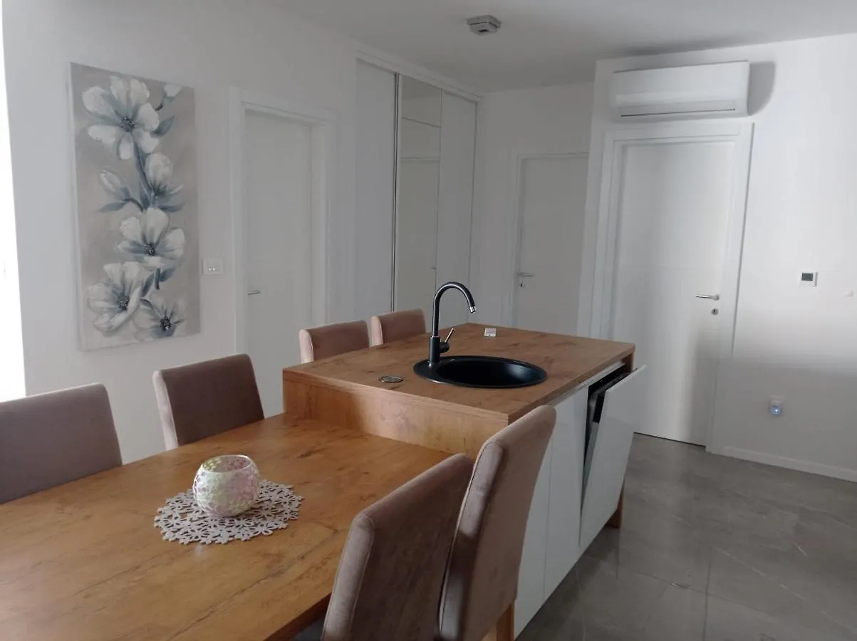Apartment Kuraja Trogir