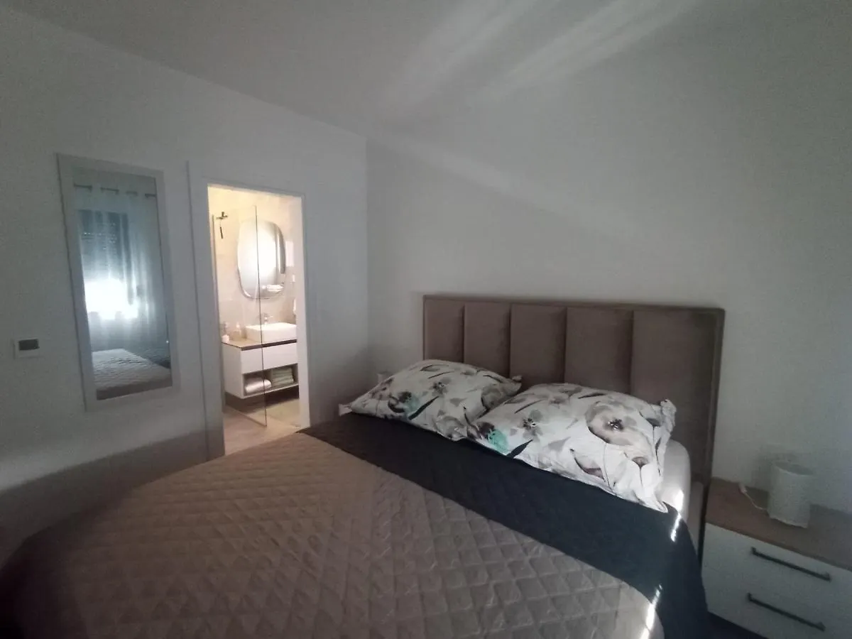 Apartment Kuraja Trogir